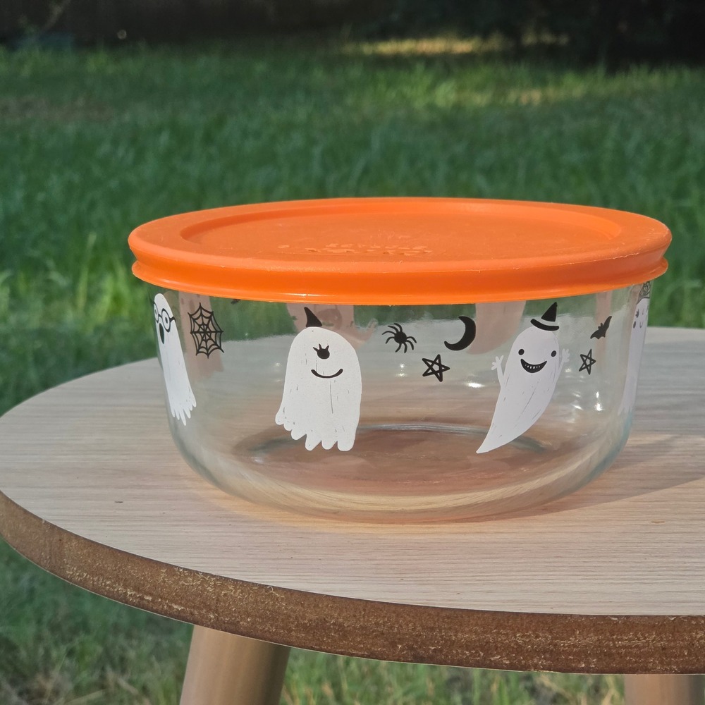 Pyrex Halloween Ghost Glass Food Storage Container with Orange Lid 4 Cup Round